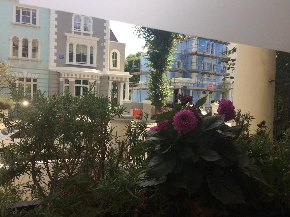 Appartamento Notting Hill Charm -Sleeps 5 - Urban Retreat Londra Esterno foto